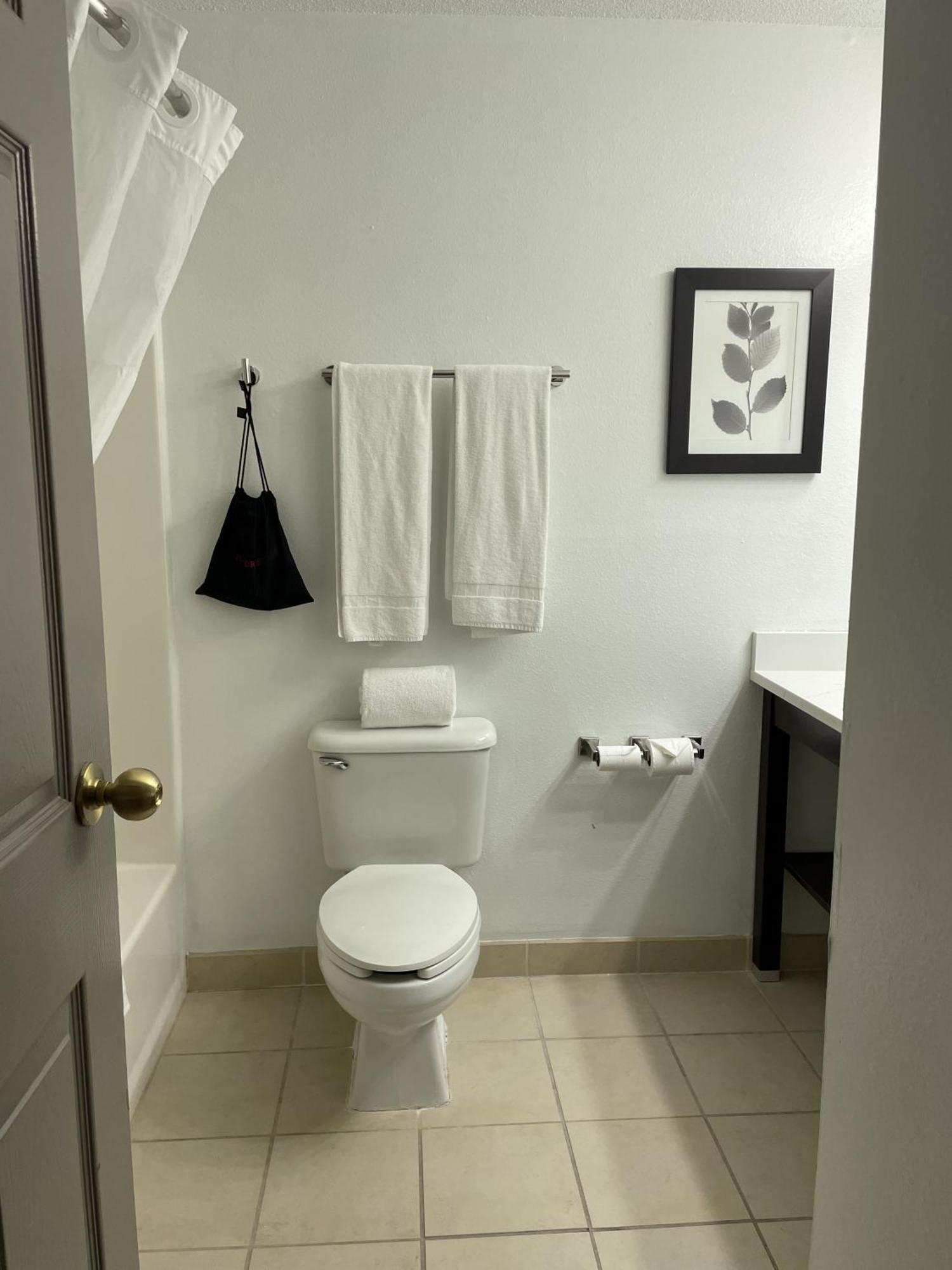 Harmony Inn & Suites Fort Dodge Ngoại thất bức ảnh